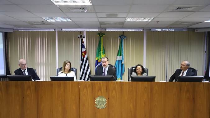 Nino Toldo, Therezinha Cazerta, ministro Dias Toffoli, conselheira Daldice Santana e o desembargador federal Paulo Fontes.